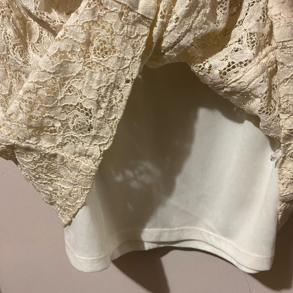 Off white, lace detail, floral, Bisou Bisou, size 12 - Picture 4 of 5